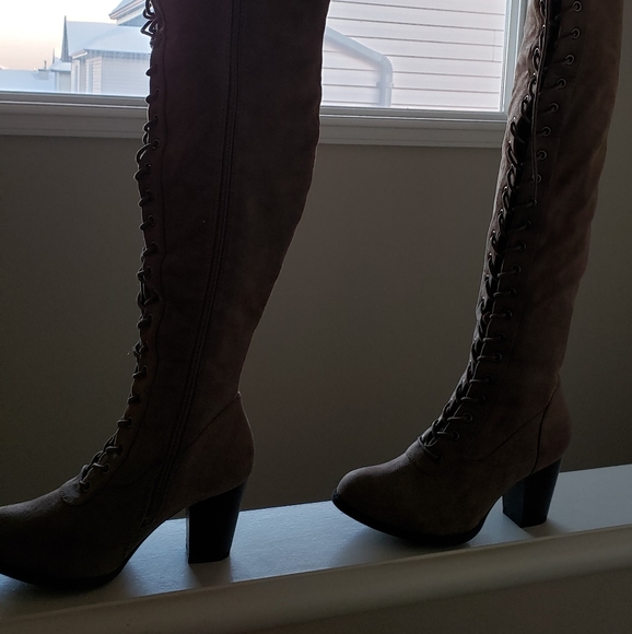 Light brown boots - Picture 2 of 3